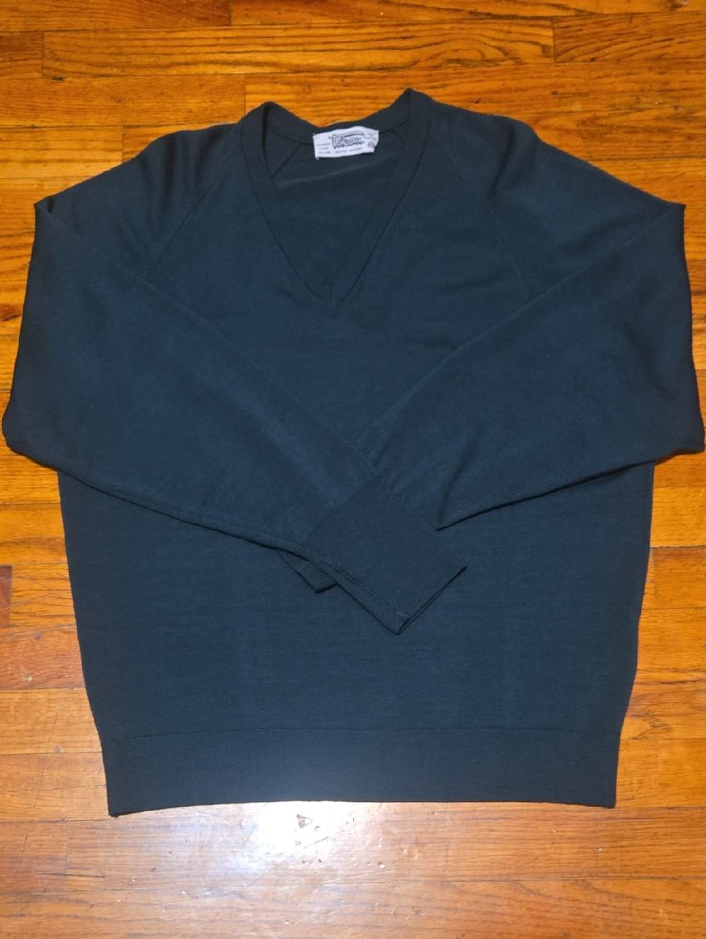 VTG Tekau New Zealand Merino Wool V-Neck Sweater Green Knit Pullover- Large